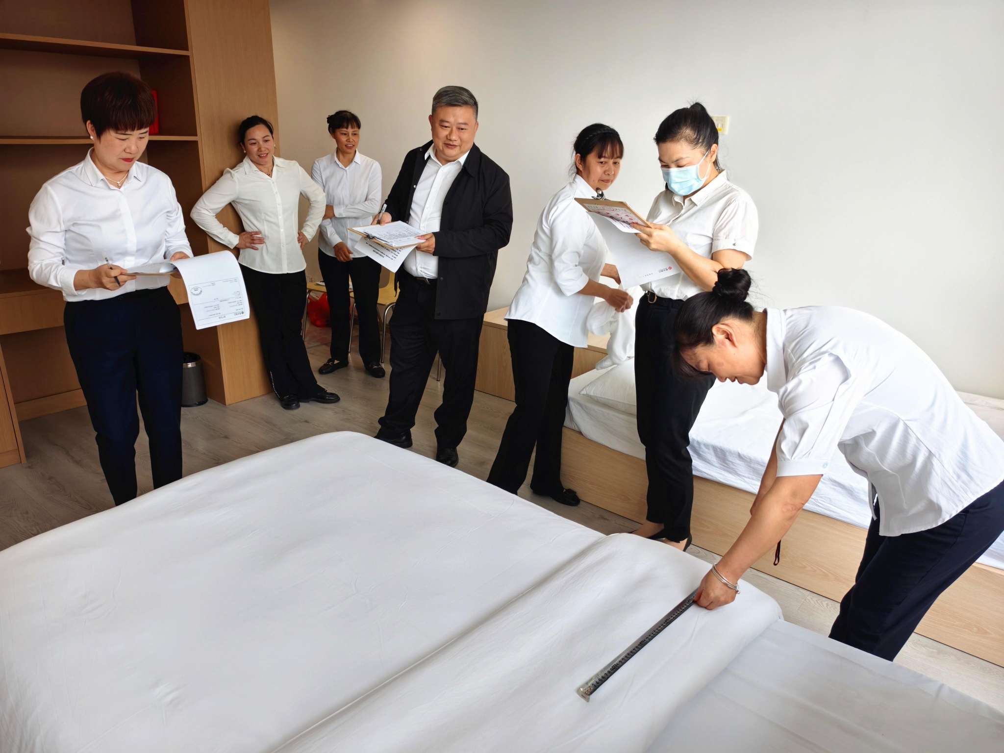 匠心淬煉品質(zhì) 技能賦能服務(wù)｜贛州銀行海天大廈住宿部開展技能大練兵